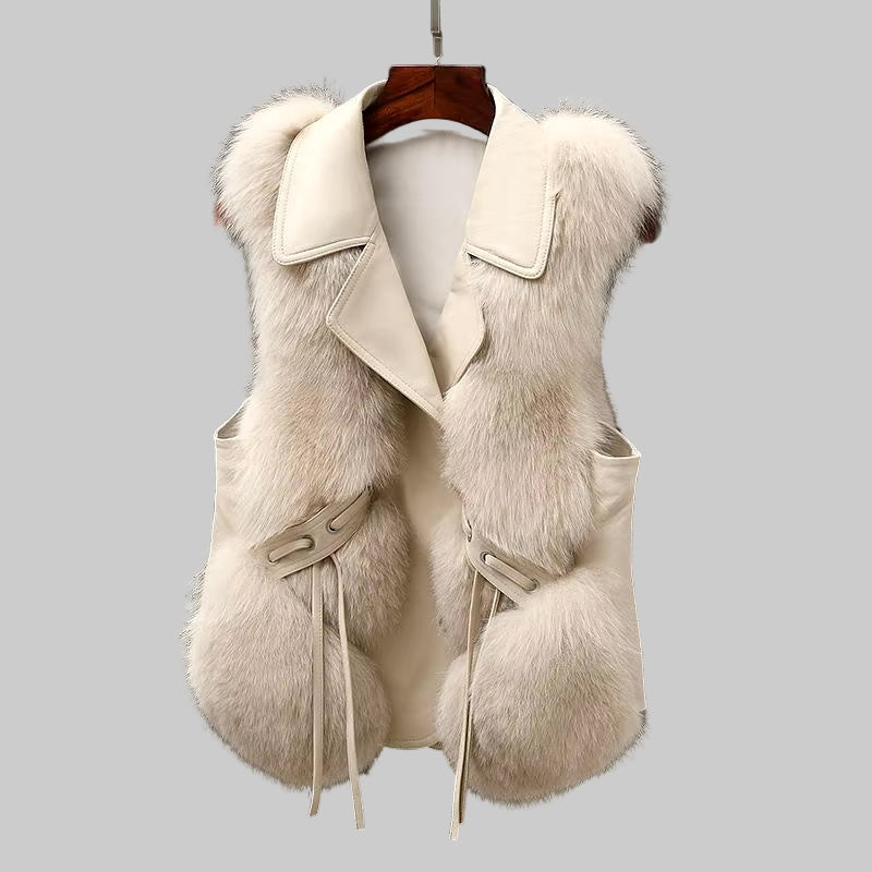 Elegant statement relaxed faux fur jacket for women | Nereida -1
