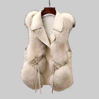 Elegant statement relaxed faux fur jacket for women | Nereida -1