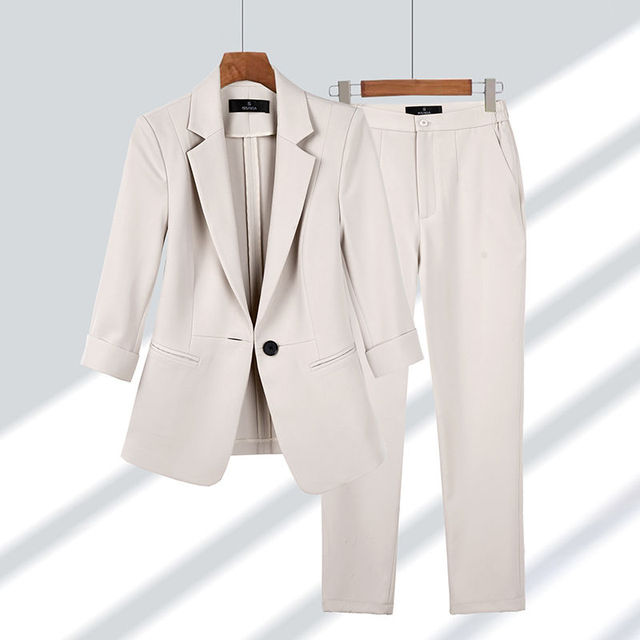 Classic smart tailored blazer for women | Chloe -4