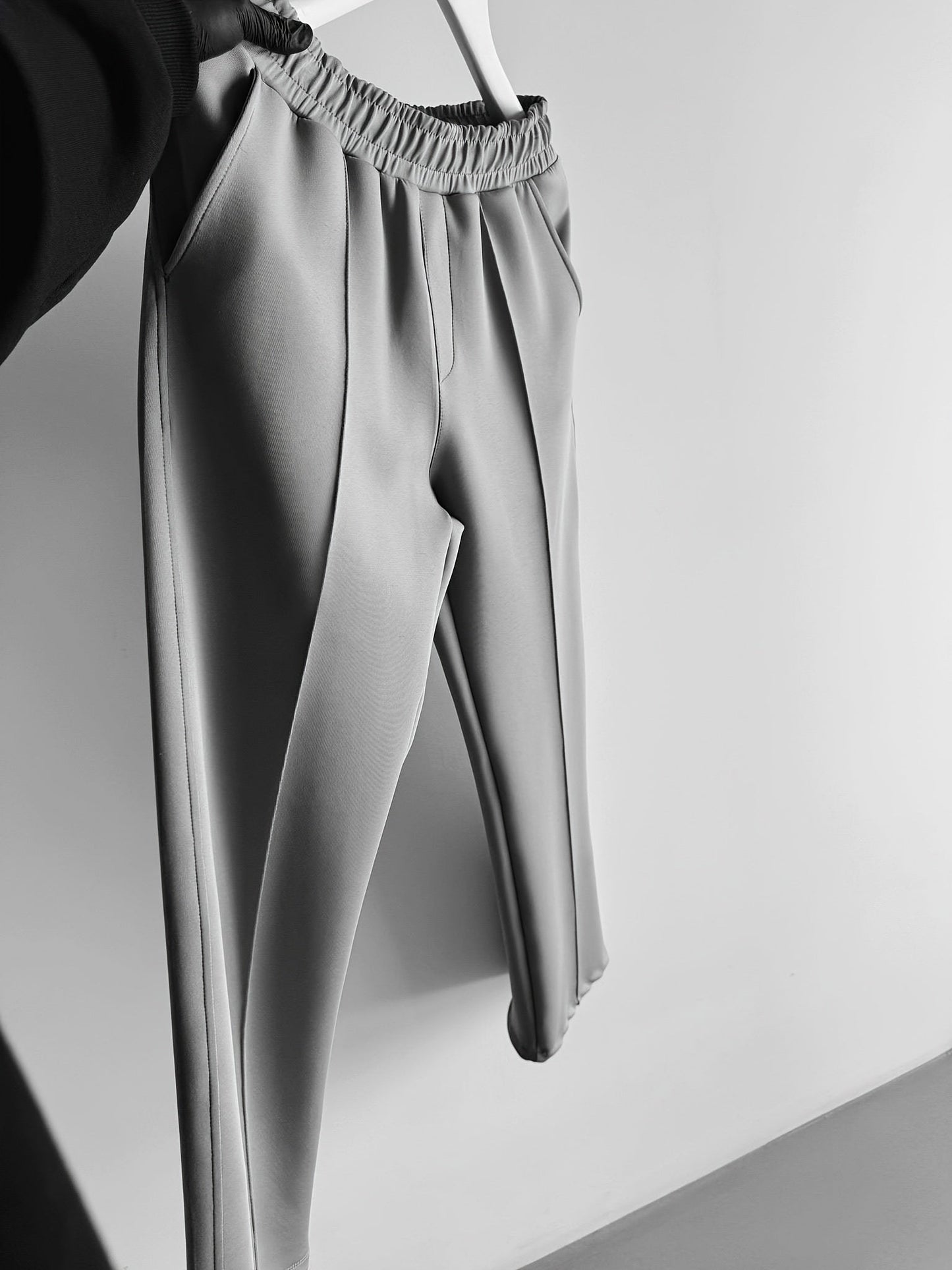 Smart everyday tailored trousers for men | Ellison -8