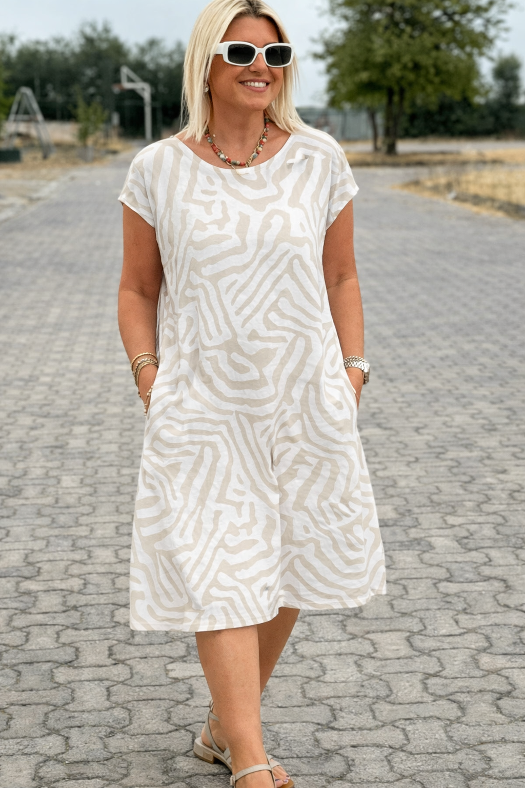 Elegant everyday relaxed dress for women | Nelia -3