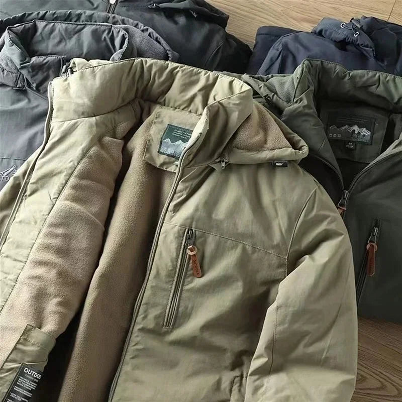 Classic warm insulated coat for men | Northfield -11