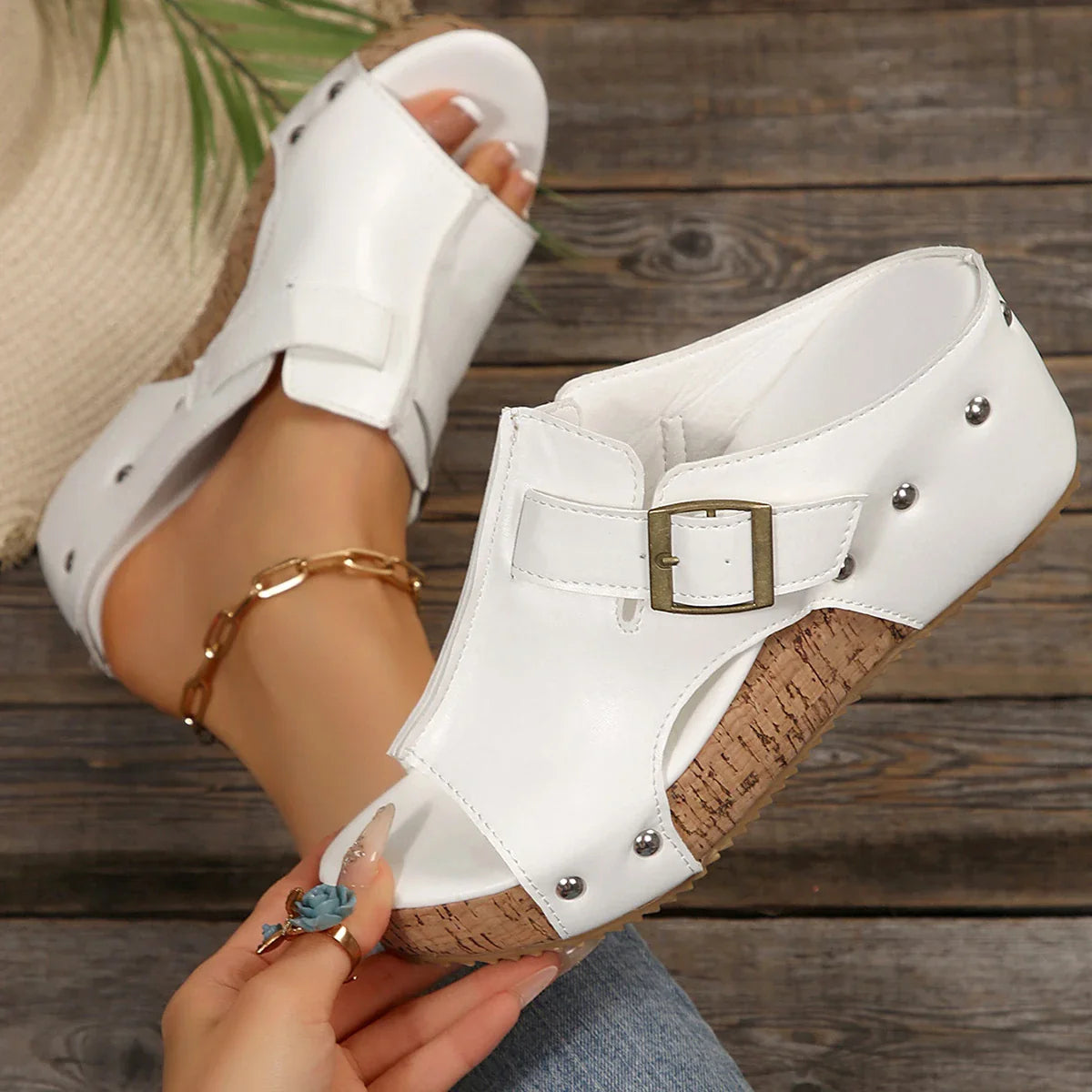 Classic comfortable everyday sandals for women | Bellora -7