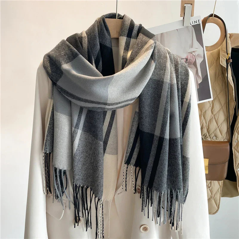 Classic refined everyday accessory for women | Aurielle -4