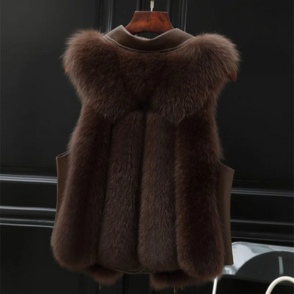 Elegant statement relaxed faux fur jacket for women | Nereida -6