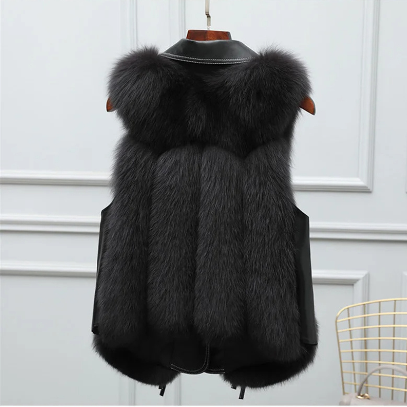 Elegant statement relaxed faux fur jacket for women | Nereida -5