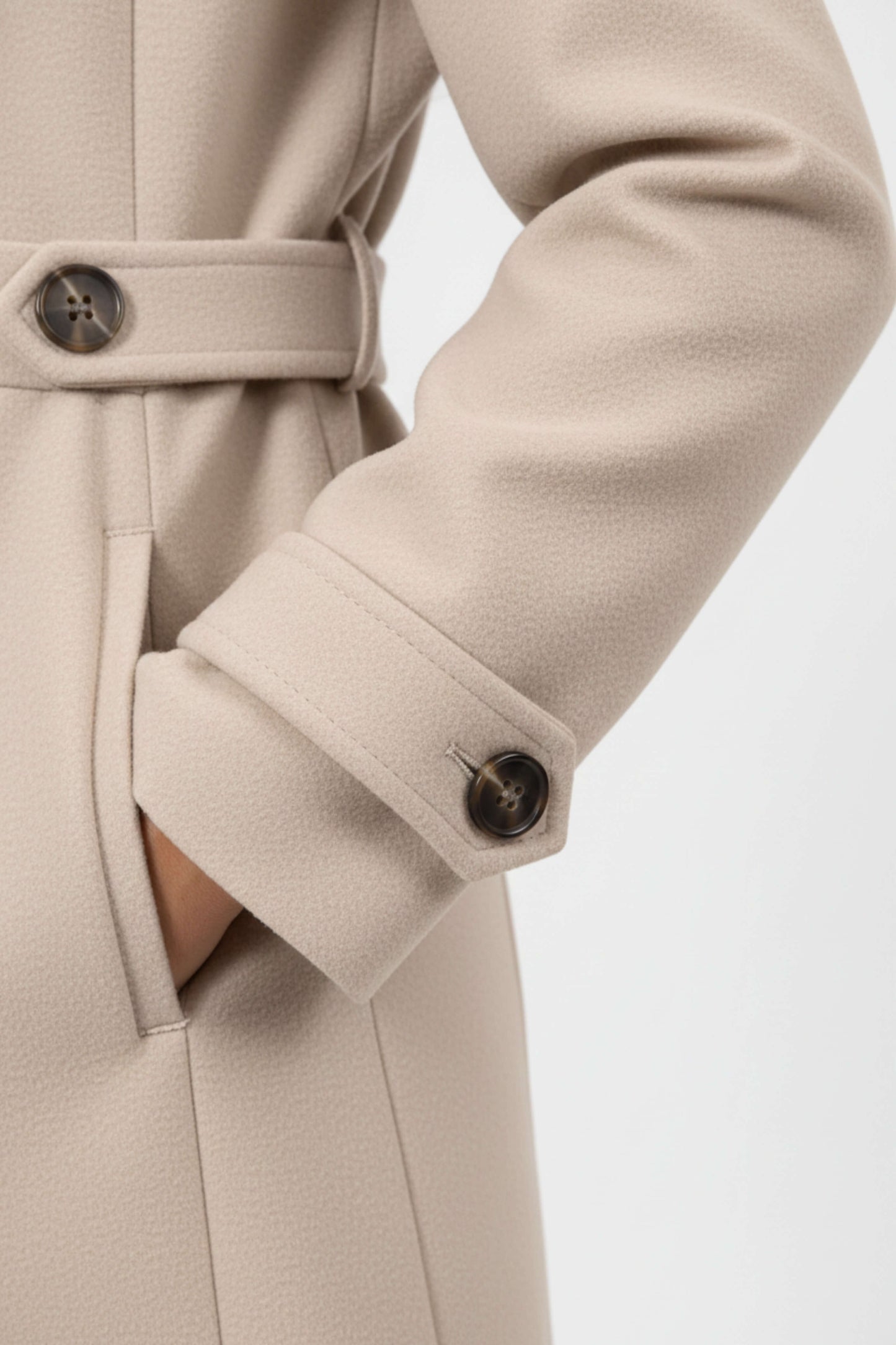 Classic elegant insulated coat for women | Caurelle -5