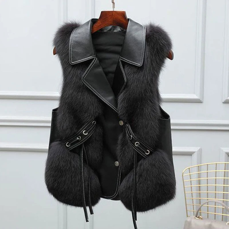Elegant statement relaxed faux fur jacket for women | Nereida -4