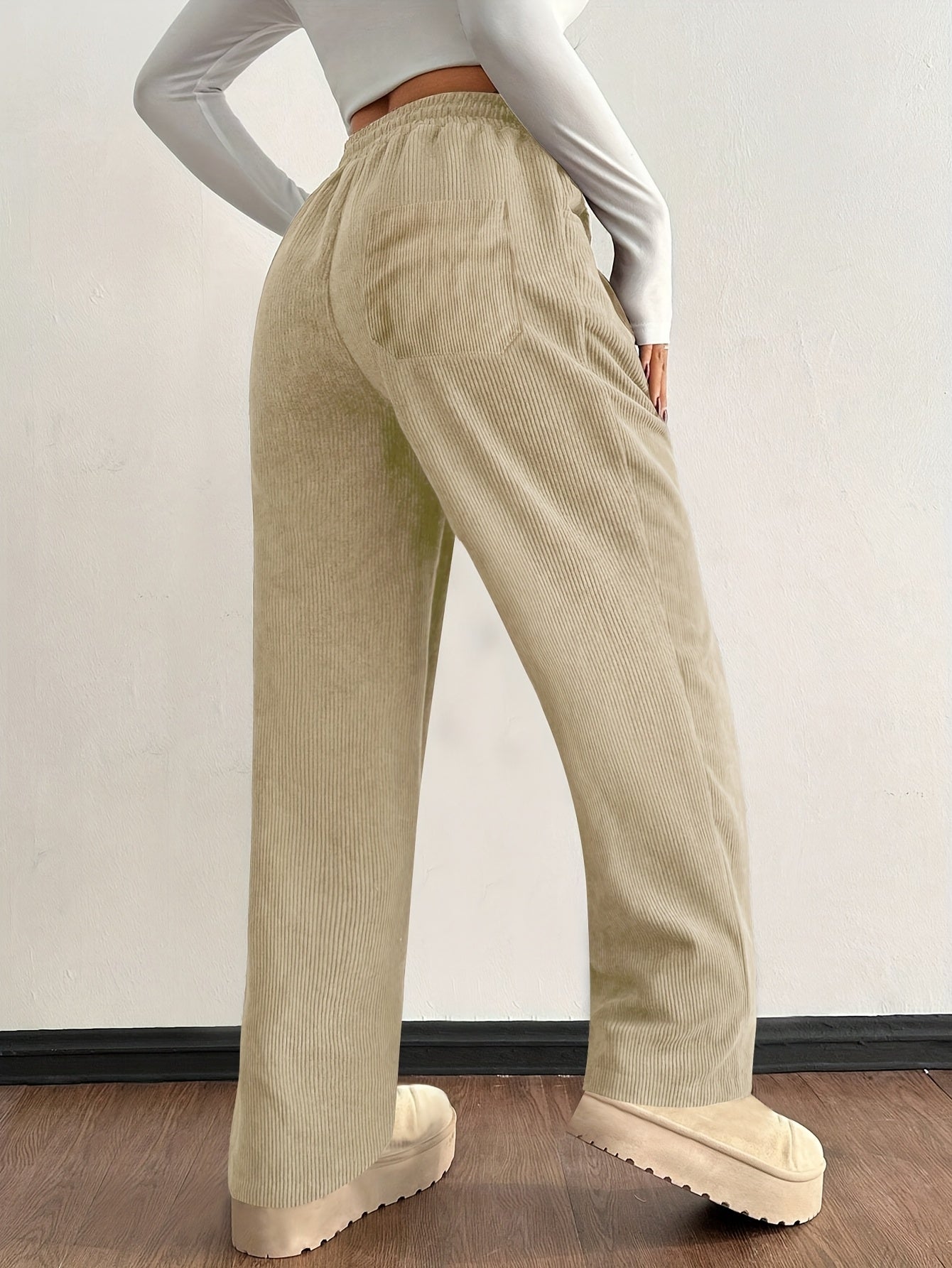 Everyday tailored relaxed trousers for women | Selene -13