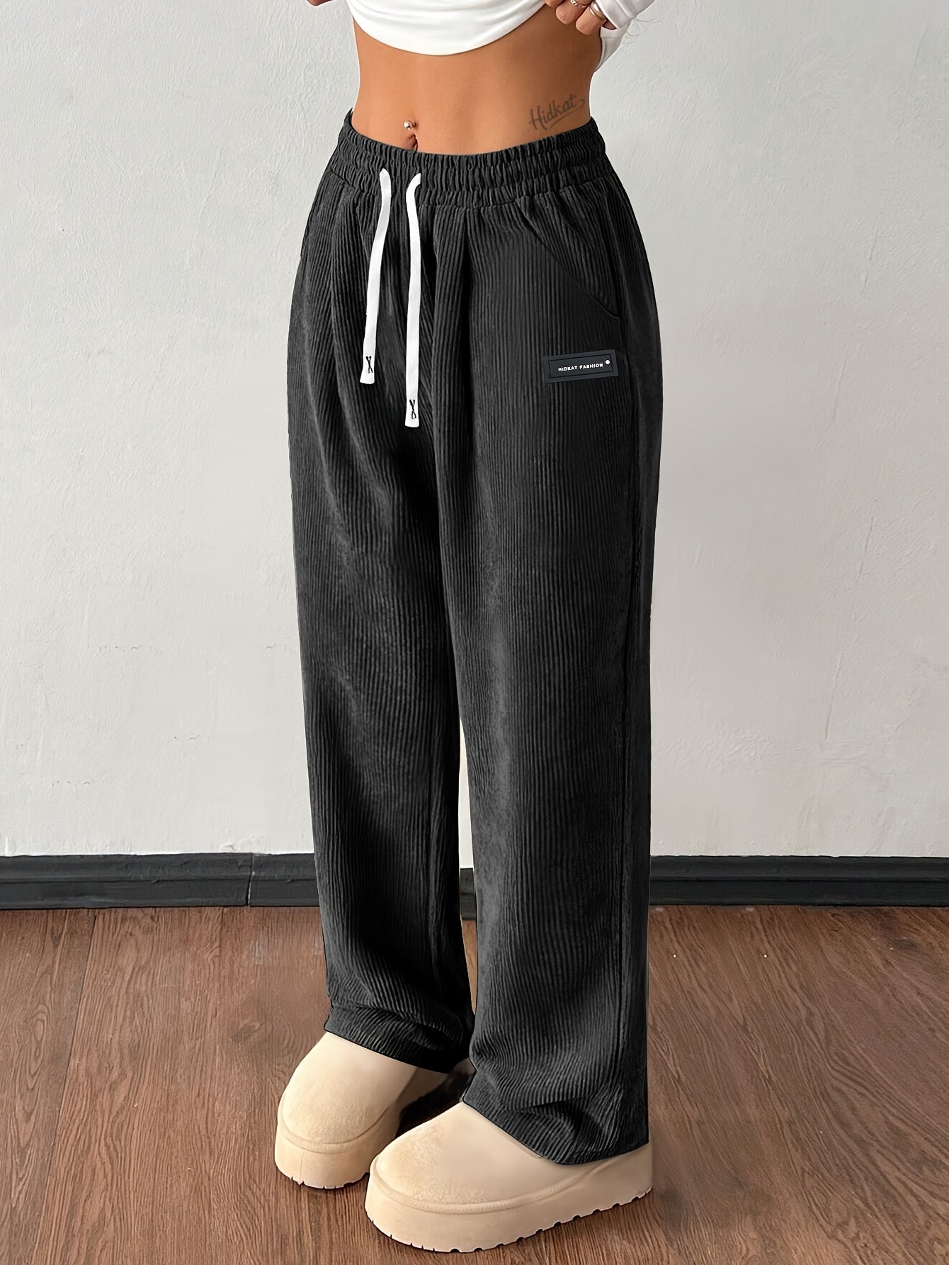 Everyday tailored relaxed trousers for women | Selene -3